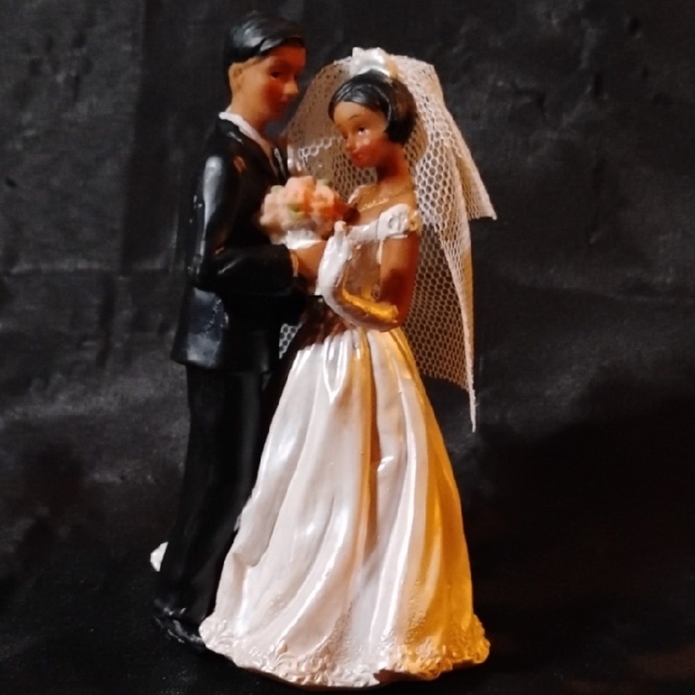 Vintage Wedding Couple Ceramic Figurine